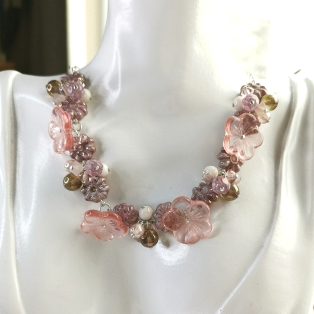 VINTAGE Czech Art Glass beaded necklace in Neutral Pink and Cream tones